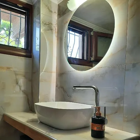 House With View * أغيا باراسكيفي