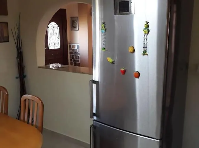 House With View 펜션 아기아 파라스케비